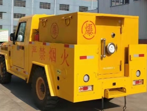 通川凯龙爆破器材运输车：保障爆破任务的安全运行